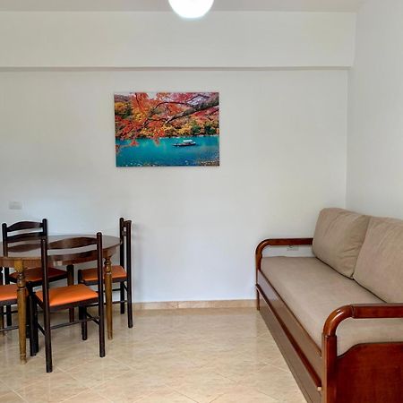 Maxus Apts Саранде Екстериор снимка