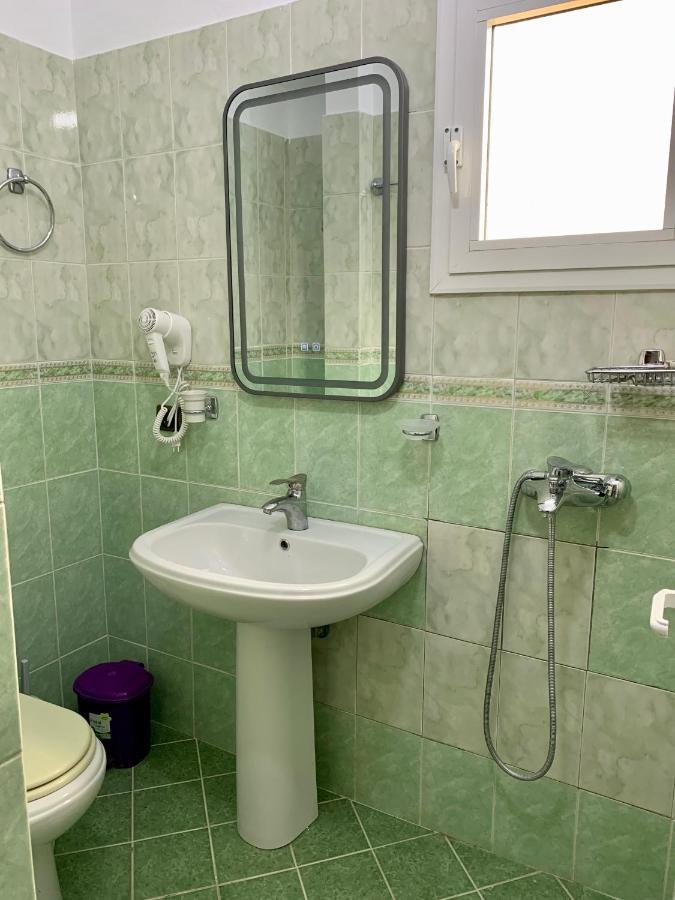 Maxus Apts Саранде Екстериор снимка