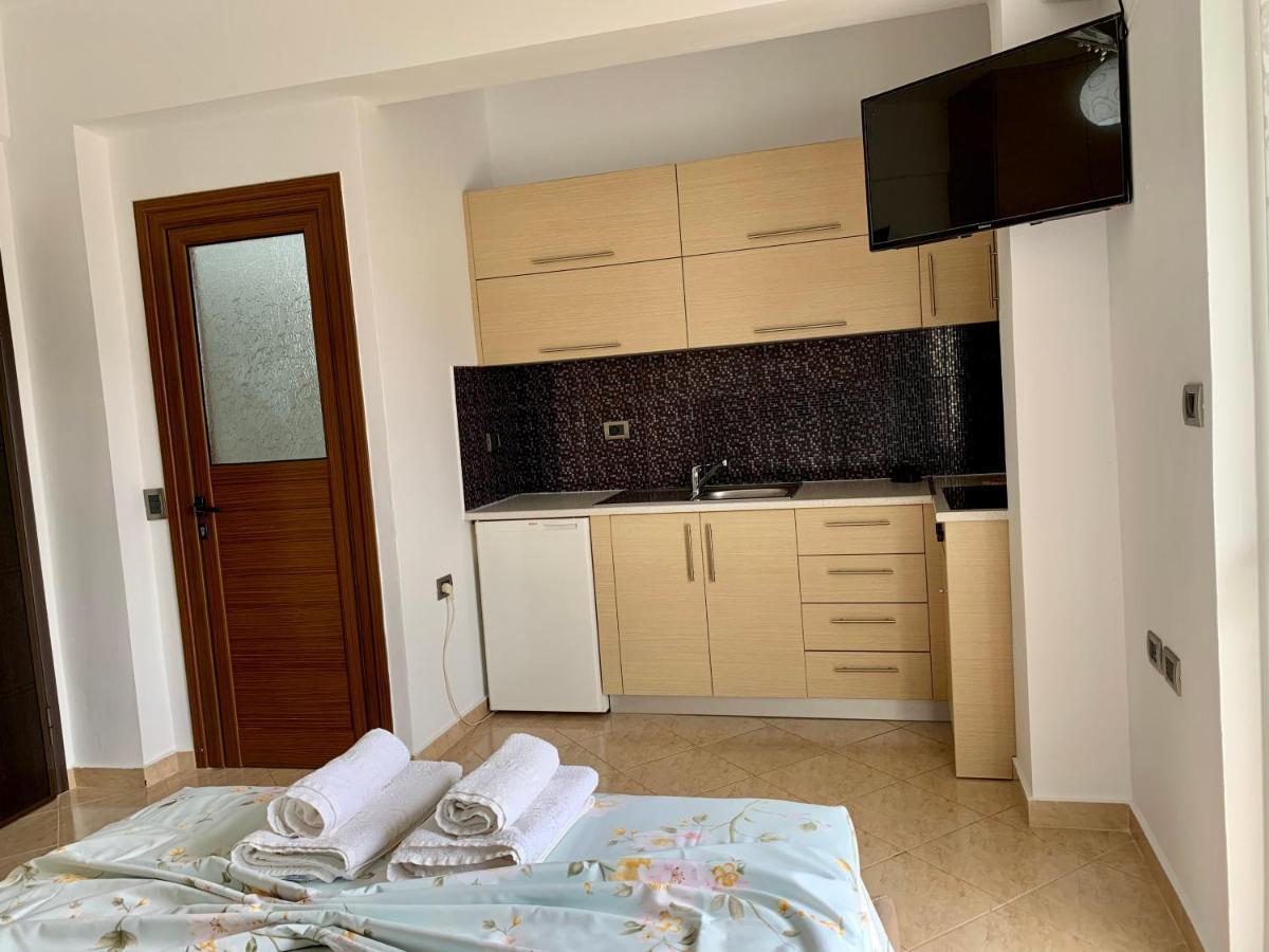 Maxus Apts Саранде Екстериор снимка
