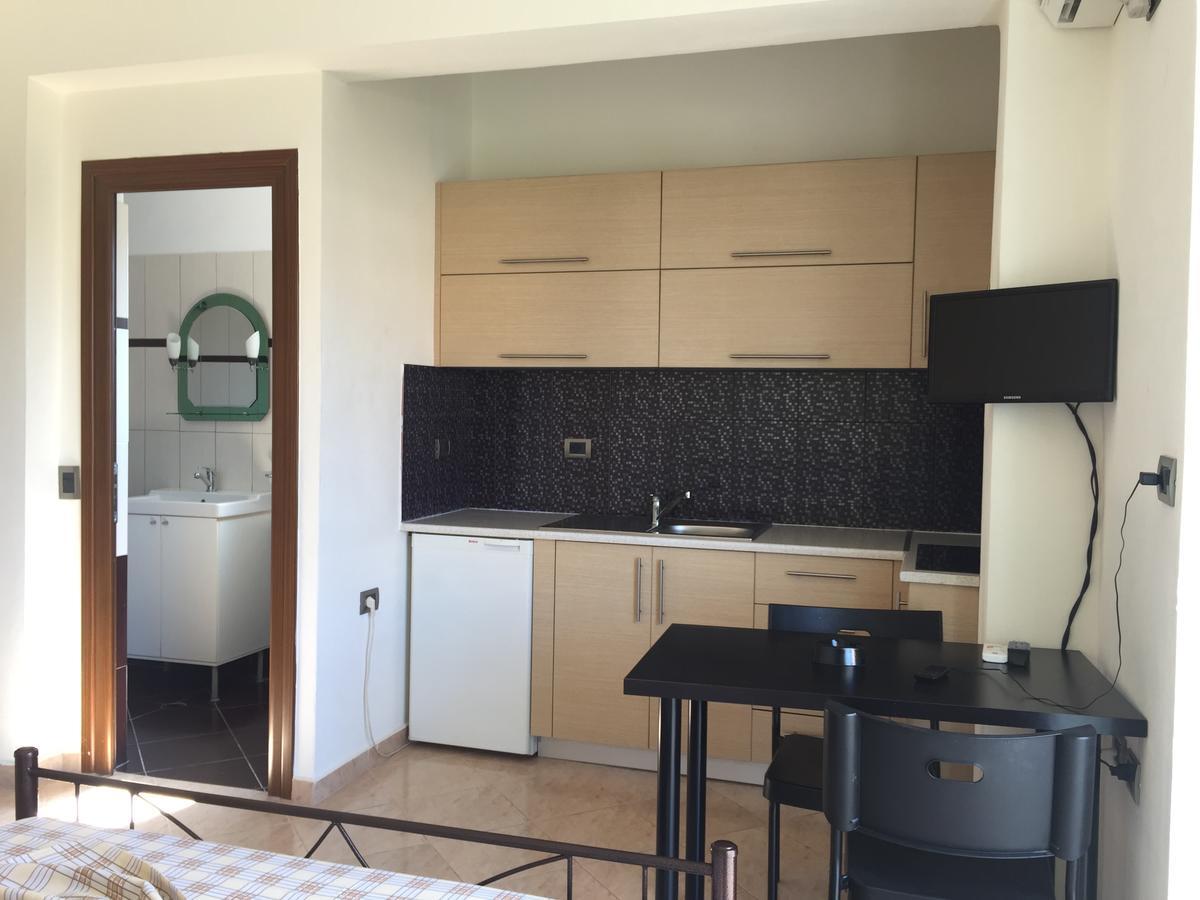 Maxus Apts Саранде Екстериор снимка